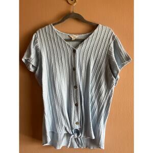 Weatherproof Vintage Large Light Blue Textured Tie Front Top Button Front Short